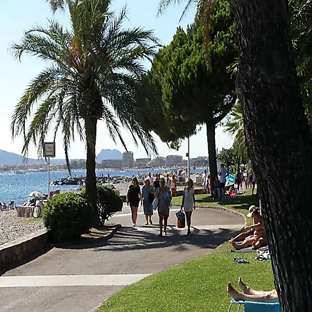 Avec Terrasse- Front De - Proche Du Centre Et Gare Tgv * Saint-Raphaël