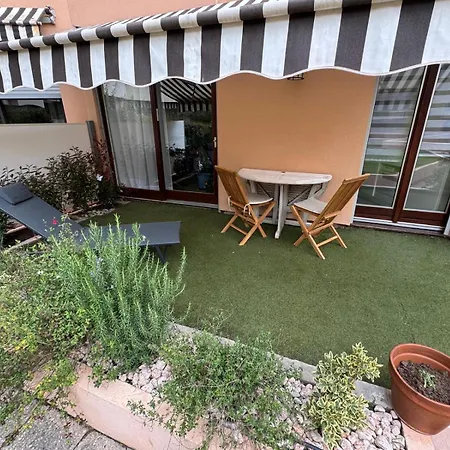 Apartment Avec Terrasse, Front De Et Proche Du Centre