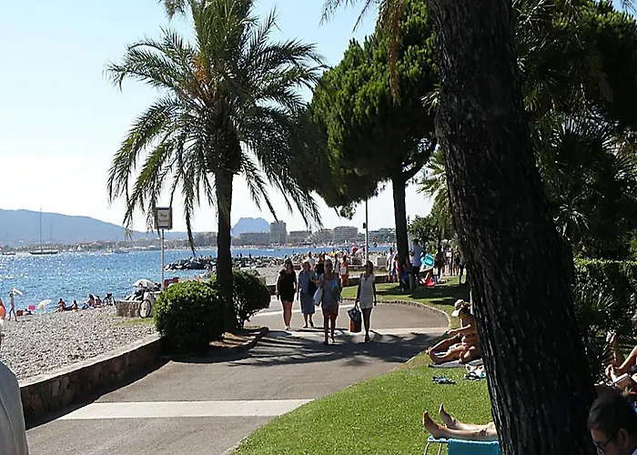 Avec Terrasse- Front De - Proche Du Centre Et Gare Tgv * Saint-Raphaël